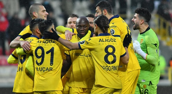 Ankaragücü Bolu'dan mutlu dönüyor!