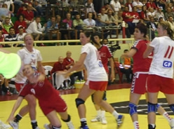 Bayanlarımız hakemlere takıldı