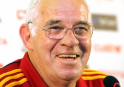 F.Bahçe'nin hocası Luis Aragones mi?