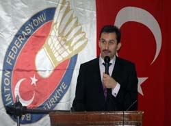 Badminton Federasyonu Başkanı Özmekik!
