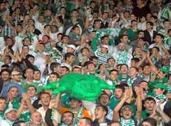 Bursaspor taraftarı barışı sevdi