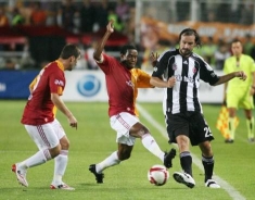 Galatasaray Beşiktaş'ı dağıttı: 3-0