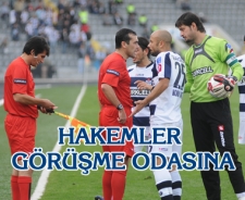 Hakemler görüşme odasına