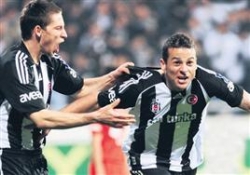 Beşiktaş'ın gol yükünü Bobo ve Holosko çekiyor