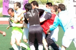 Ankaralı hakem Özgüç Türkalp'e saldırı