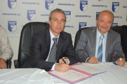Ankaraspor Önder Özen ile imzaladı