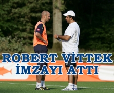 Robert Vittek imzayı attı