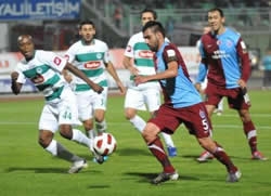 Trabzonspor Bursaspor'un ensesinde: 2-1