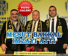 Mesut Bakkal imzayı attı