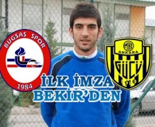 İlk imza Bekir'den