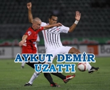 Aykut Demir uzattı