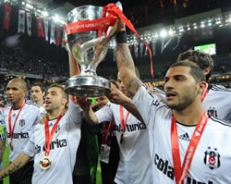 Beşiktaş Türkiye Kupası'nı iade ediyor