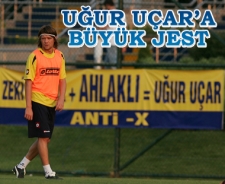 Uğur Uçar'a büyük jest