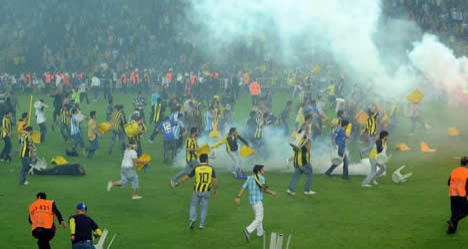 Fenerbahçe'de 48 kişiye ceza...