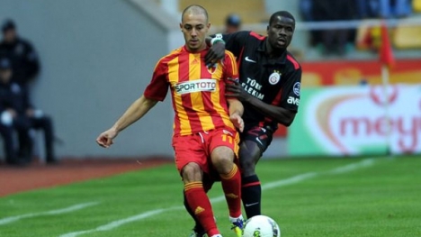 Amrabat Fenerbahçe yolunda  