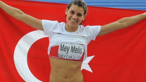 Uzun atlamada Melis Mey 5. oldu..