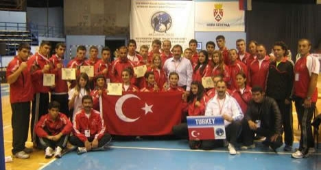 Ankara'da Avrupa Kick Boks Şampiyonası başladı..