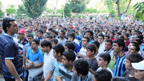 Adana Demirspor taraftarından protesto