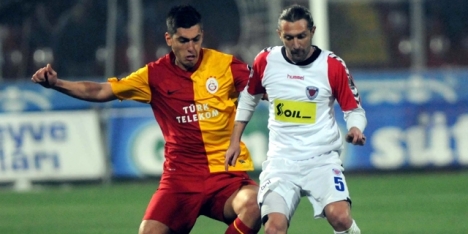 Erman Özgür Adana Demirspor ile anlaştı