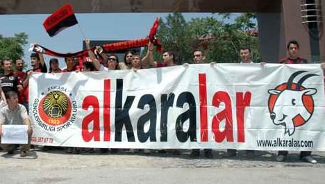 Alkaralar "Tribün taraftarlarındır!"