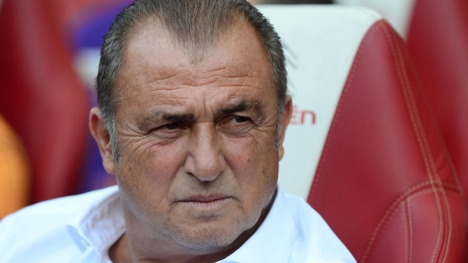 Terim'e destek, yönetime eleştiri!