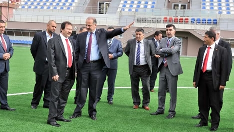 Mamak Şehir Stadyumu'nu Tanıttı