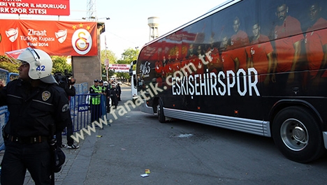 Eskişehir takım otobüsüne saldırı!..