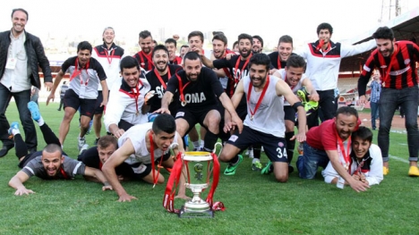 Fatih Karagümrükspor 2. Lig'e yükseldi