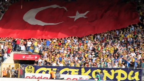 Ankaragücü taraftarından Bayrak yürüyüşü...
