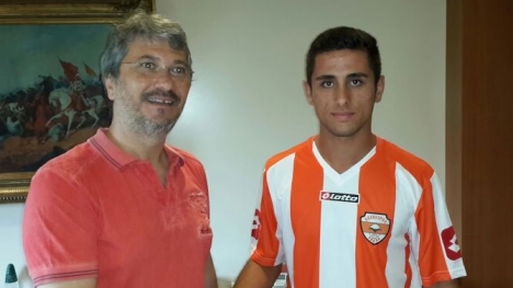 Sabit Hakan'dan Adanaspor'a 4 yıllık imza..