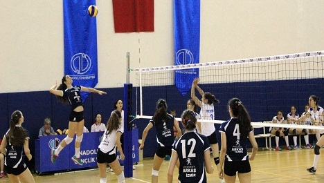 Voleybolda yıldızlar final müsabakaları başladı..