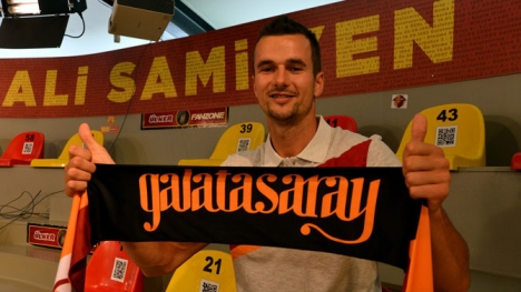 Galatasaray, Çek oyuncuya imza attırdı..