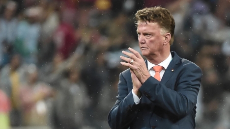 Van Gaal'ın ismi kombine sattırıyor!
