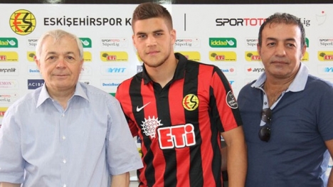 Eskişehirspor'dan bir imza daha geldi..