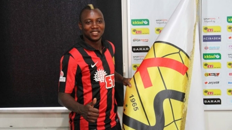 İbrahim Sissoko resmen Eskişehirspor'da..