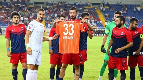 Mersin İY ve Adanaspor, Mustafa Aydın için oynadı..