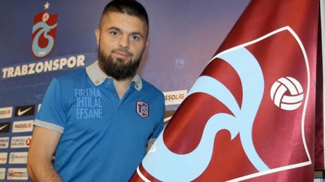 Trabzonspor, Fatih Atik'e de imza attırdı..