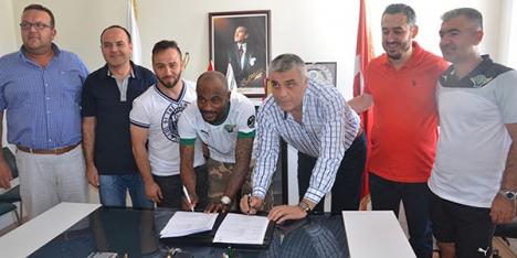 Zokora, resmen Akhisar'da..