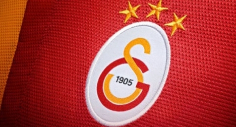 Galatasaray'da toplu imza töreni düzenlendi.