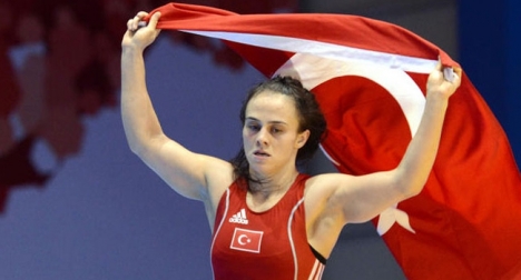 Madalya kazanan ilk Türk kadın güreşçi!