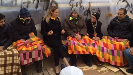Aylin Nazlıaka, Ankaragücü'nün çadırını ziyaret etti