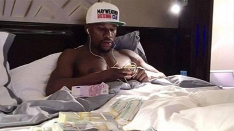 Floyd Mayweather, en çok kazanan sporcu oldu