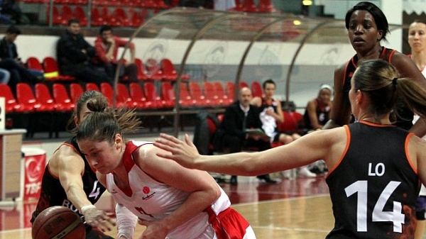 Abdullah Gül Üniversitesi, Bourges Basket'i yendi..