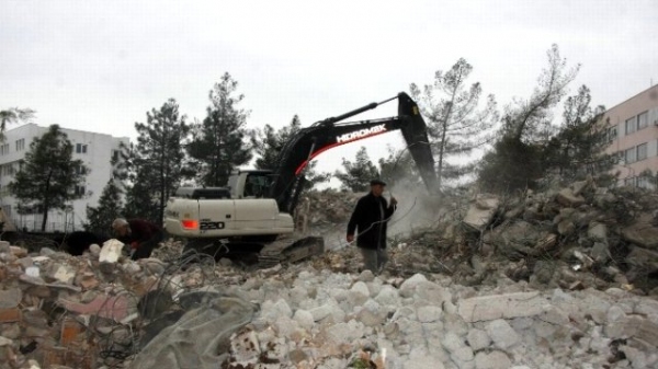 Tarihi Diyarbakırspor Kulübü Binası yıkıldı.