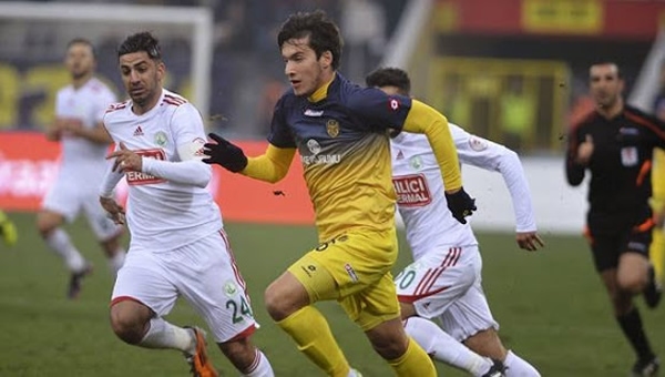Umut Nayir: "Premier Lig'e gitmek isterim"