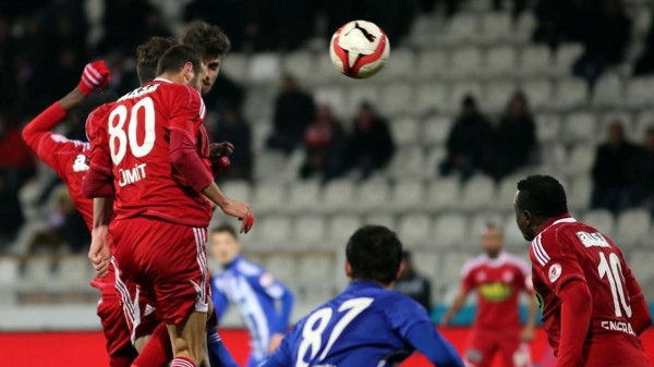 Sivasspor, Tuzlaspor'u 3 golle geçti