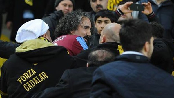 Trabzonspor bayrağı açılınca olay çıktı!