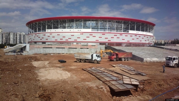 Antalya Stadı tamamlanmak üzere