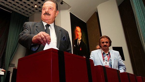 Cavcav bazı isimlerin üstünü çizdi