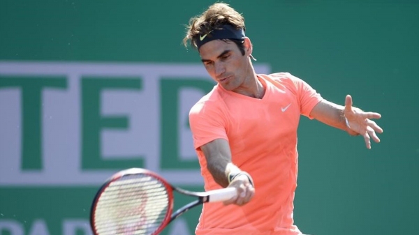 Federer, İstanbul'da açılışı galibiyetle yaptı